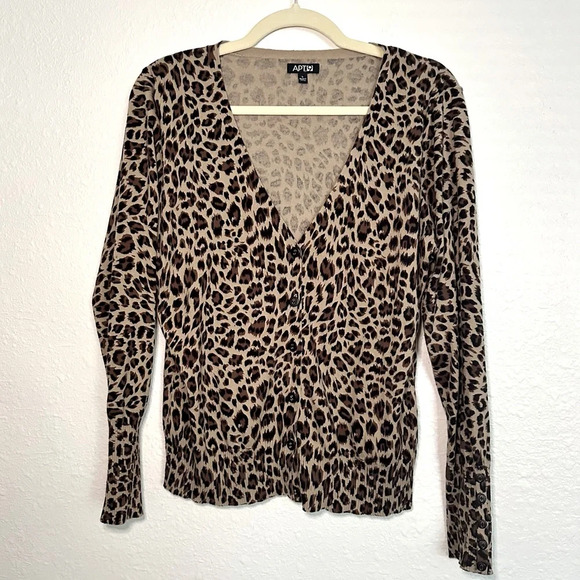 192. Apt. 9 Animal Print Sweater Top - Picture 1 of 12